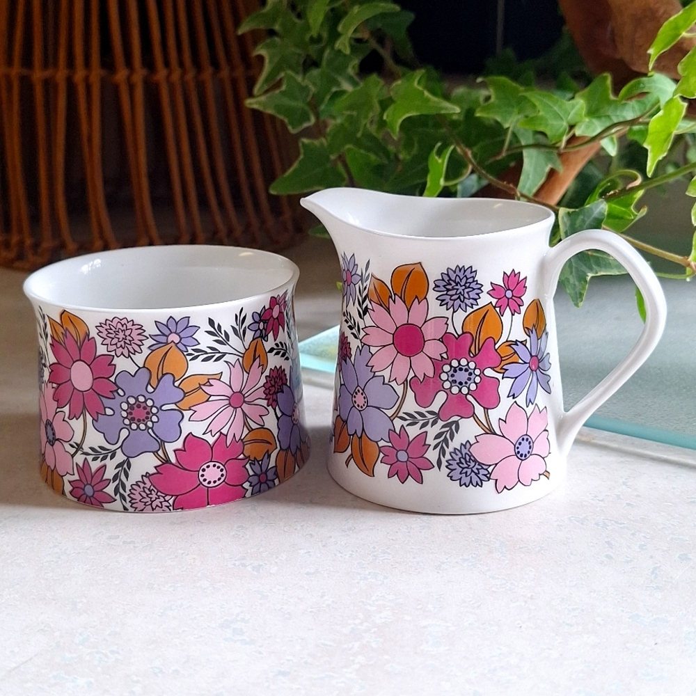 SALE!! ELIZABETHAN ENGLAND "Portobello" 60's Cream & Sugar china set